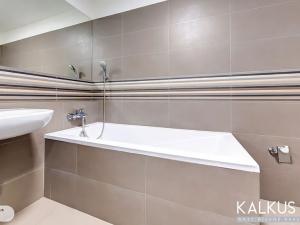 Pronájem bytu 2+kk, Hradec Králové, V Koutech, 50 m2