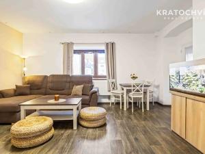Prodej obchodního prostoru, Odolena Voda, Květnová, 220 m2