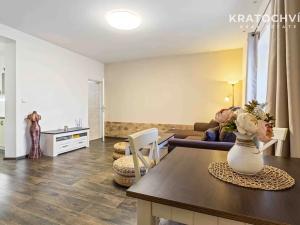 Prodej obchodního prostoru, Odolena Voda, Květnová, 220 m2