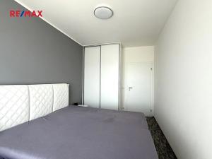 Pronájem bytu 2+kk, Praha - Ďáblice, Oldřichovská, 59 m2