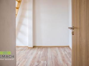 Pronájem atypického bytu, Dvůr Králové nad Labem, Havlíčkova, 55 m2