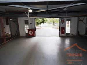 Pronájem garážového stání, Hradec Králové, Mrštíkova, 12 m2