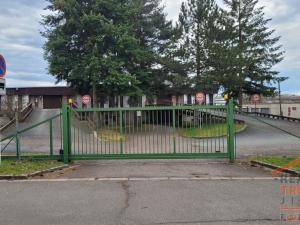 Pronájem garážového stání, Hradec Králové, Mrštíkova, 12 m2