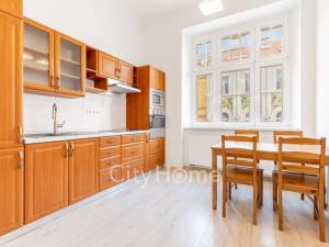 Pronájem bytu 1+1, Praha - Smíchov, Grafická, 43 m2