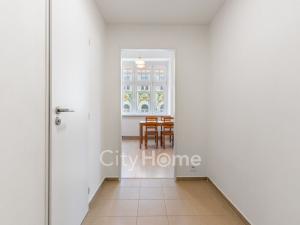 Pronájem bytu 1+1, Praha - Smíchov, Grafická, 43 m2