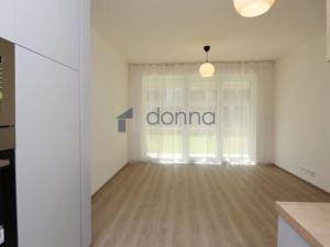 Pronájem bytu 1+kk, Praha - Hloubětín, Poděbradská, 30 m2