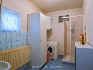 Prodej rodinného domu, Štěkeň, Lesní, 165 m2