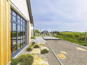 Prodej rodinného domu, Číčovice, 403 m2
