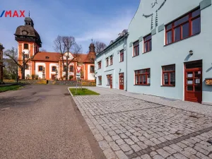 Prodej vícegeneračního domu, Valeč, Široká, 688 m2