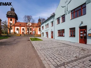 Prodej vícegeneračního domu, Valeč, Široká, 688 m2