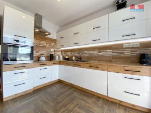 Prodej bytu 4+1, Zahrádky, 82 m2