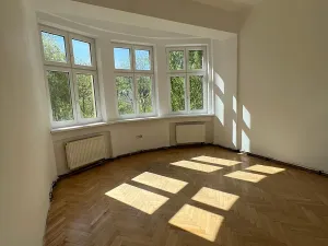 Prodej bytu 4+kk, Karlovy Vary, Poděbradská, 103 m2
