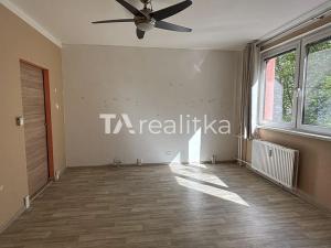 Pronájem bytu 2+1, Orlová, Karla Dvořáčka, 44 m2