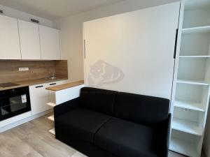 Pronájem bytu 1+kk, Praha - Smíchov, Plzeňská, 20 m2