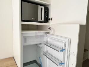 Pronájem bytu 1+kk, Praha - Smíchov, Plzeňská, 20 m2