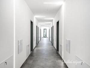 Pronájem bytu 2+kk, Praha - Kyje, Za černým mostem, 37 m2