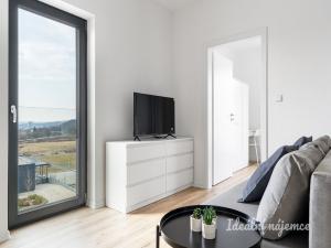 Pronájem bytu 2+kk, Praha - Kyje, Za černým mostem, 37 m2