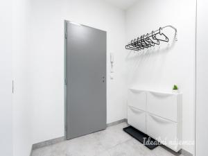 Pronájem bytu 2+kk, Praha - Kyje, Za černým mostem, 37 m2