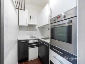 Pronájem bytu 1+1, Praha - Vršovice, Jakutská, 44 m2