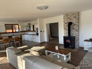 Prodej rodinného domu, Hněvotín, 246 m2