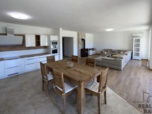 Prodej rodinného domu, Hněvotín, 246 m2