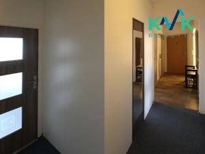 Prodej bytu 4+1, Ostrov, Lidická, 87 m2