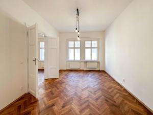 Pronájem bytu 3+1, Praha - Staré Město, Benediktská, 99 m2