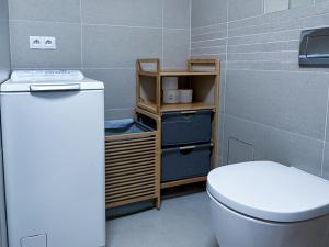Pronájem bytu 1+kk, Praha - Motol, Plzeňská, 32 m2