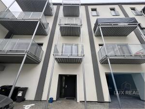Prodej bytu 1+kk, Lomnice, Dlouhá, 30 m2