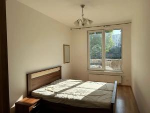 Pronájem bytu 2+kk, Praha - Vysočany, Pod Harfou, 57 m2