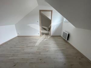 Pronájem bytu 3+kk, Starý Plzenec, Masarykovo náměstí, 50 m2