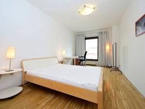 Pronájem bytu 2+kk, Praha - Karlín, Rohanské nábřeží, 77 m2