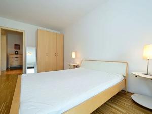 Pronájem bytu 2+kk, Praha - Karlín, Rohanské nábřeží, 77 m2