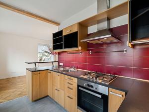 Prodej bytu 2+kk, Praha - Suchdol, U kruhovky, 60 m2