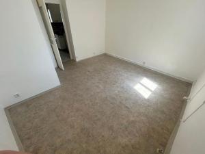 Pronájem bytu 2+kk, Praha - Strašnice, Věšínova, 49 m2
