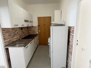 Pronájem bytu 2+kk, Praha - Strašnice, Věšínova, 49 m2