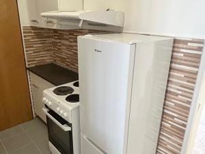 Pronájem bytu 2+kk, Praha - Strašnice, Věšínova, 49 m2
