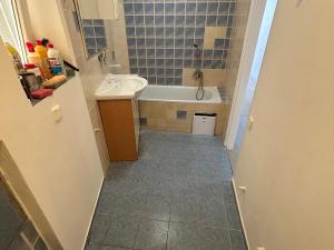 Pronájem bytu 2+kk, Praha - Strašnice, Věšínova, 49 m2