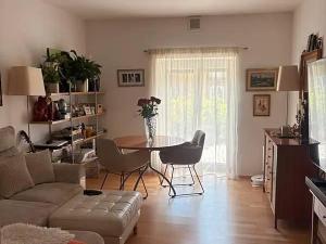 Pronájem bytu 2+kk, Praha - Smíchov, 50 m2