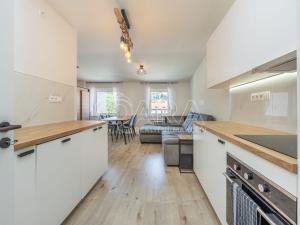 Pronájem bytu 2+kk, Praha - Smíchov, Holubova, 48 m2