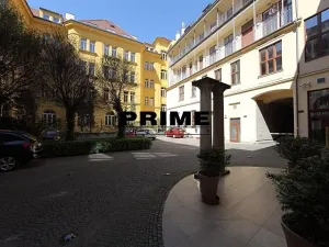 Pronájem kanceláře, Praha - Smíchov, Štefánikova, 129 m2