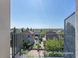 Pronájem bytu 1+kk, Praha - Kyje, Za černým mostem, 24 m2