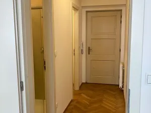 Pronájem bytu 1+kk, Praha - Karlín, 42 m2