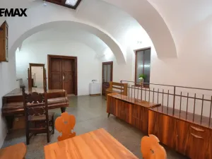 Prodej rodinného domu, Uničov, Masarykovo nám., 307 m2