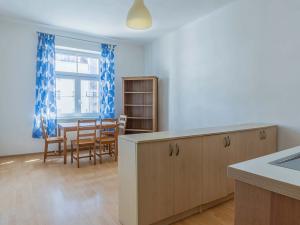 Pronájem bytu 2+kk, Praha - Žižkov, Buchovcova, 45 m2