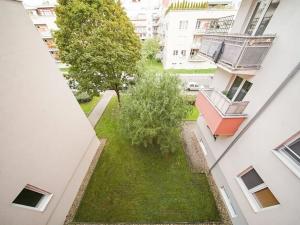 Pronájem bytu 1+kk, Praha - Záběhlice, Mattioliho, 36 m2