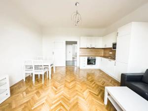 Pronájem bytu 2+kk, Praha - Strašnice, Na Třebešíně, 60 m2