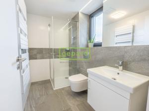 Pronájem bytu 1+kk, Praha - Kobylisy, Pakoměřická, 30 m2
