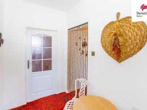 Prodej bytu 2+1, Butoves, 58 m2