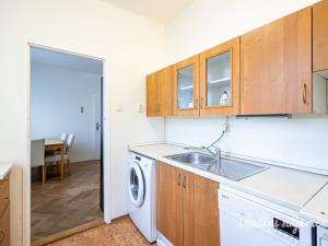 Pronájem bytu 2+1, Praha - Vinohrady, Pod Rapidem, 42 m2
